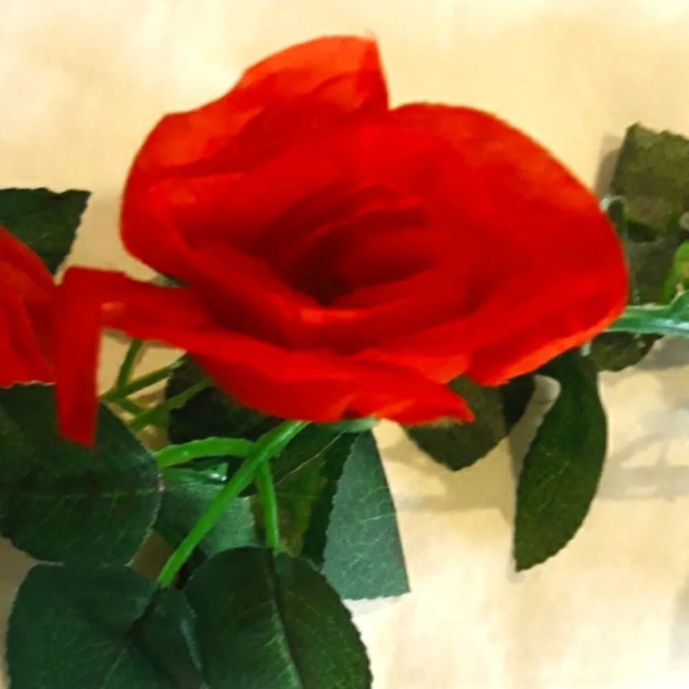 🌟 4 packages, Rose 6ft Garland 3 per package. Great for decorating.